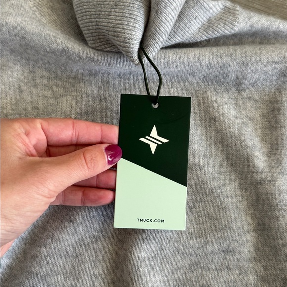 NWT Tuckernuck' Gray Cashmere Turtleneck Sweater - Picture 7 of 9